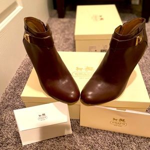 Authentic Coach Sandra soft leather booty 8.5 Chestnut.
